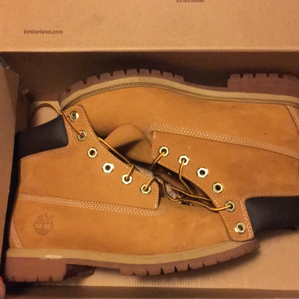 Wheat timberland boots 6Y
